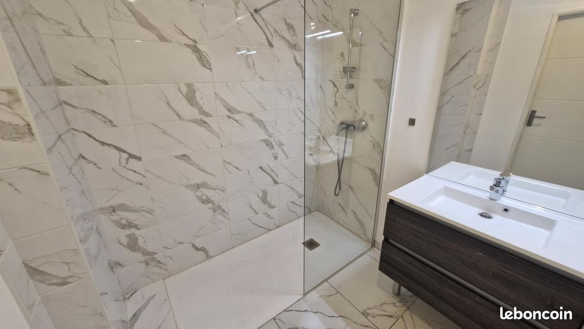 Appartement à louer, 64m², Bron