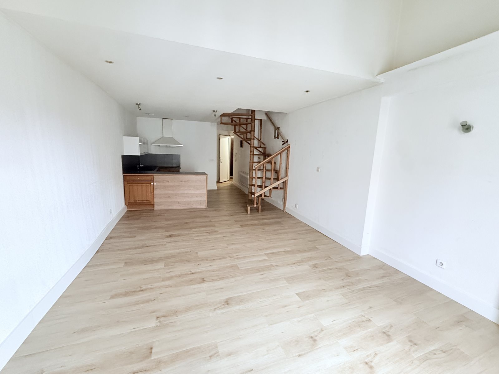 Appartement à louer, 52m², Mèze