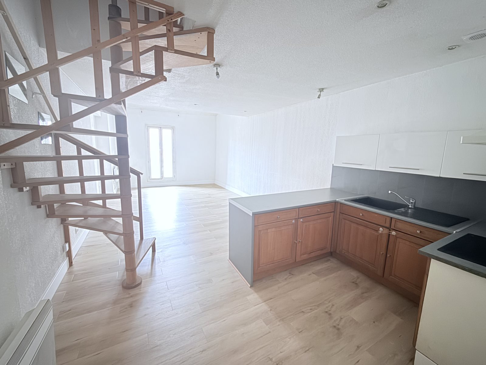 Appartement à louer, 52m², Mèze