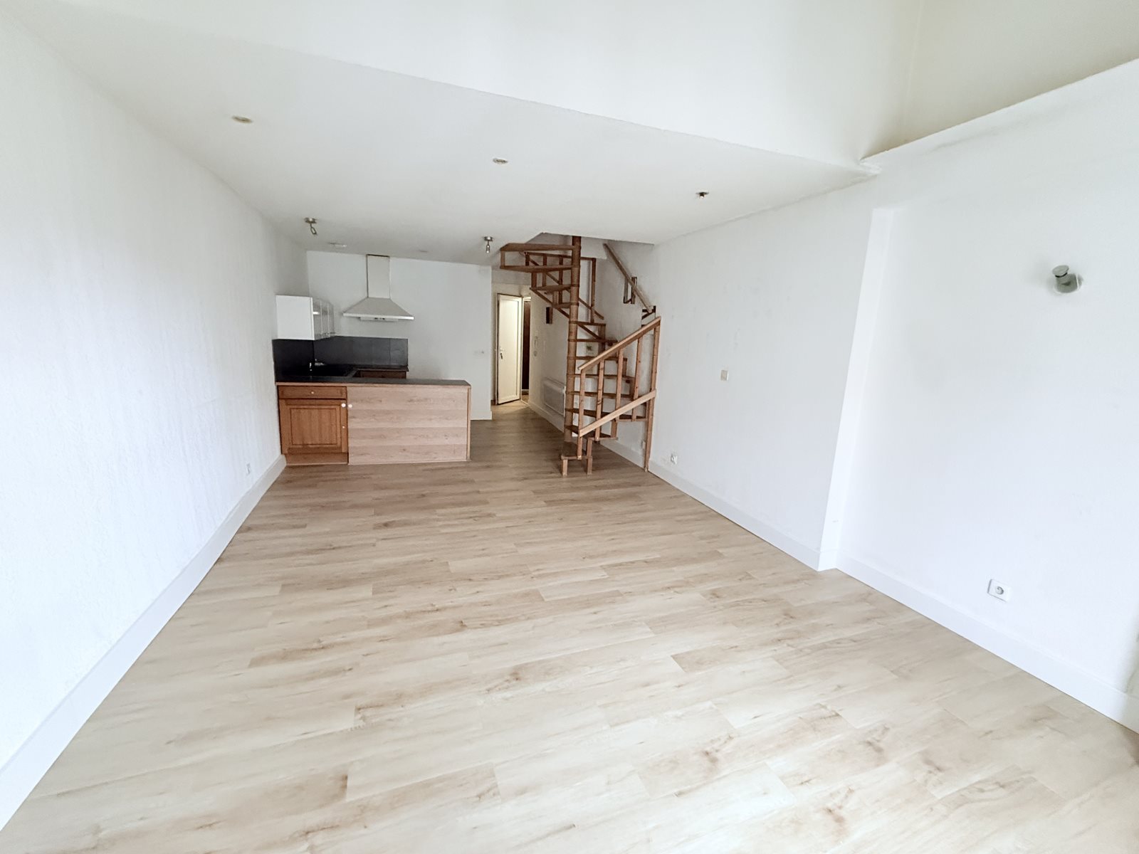 Appartement à louer, 52m², Mèze