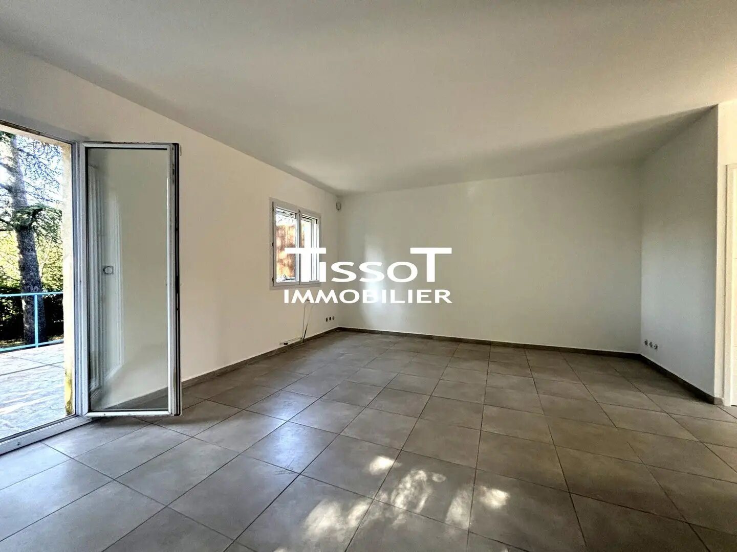 Appartement à louer, 93m², Nîmes