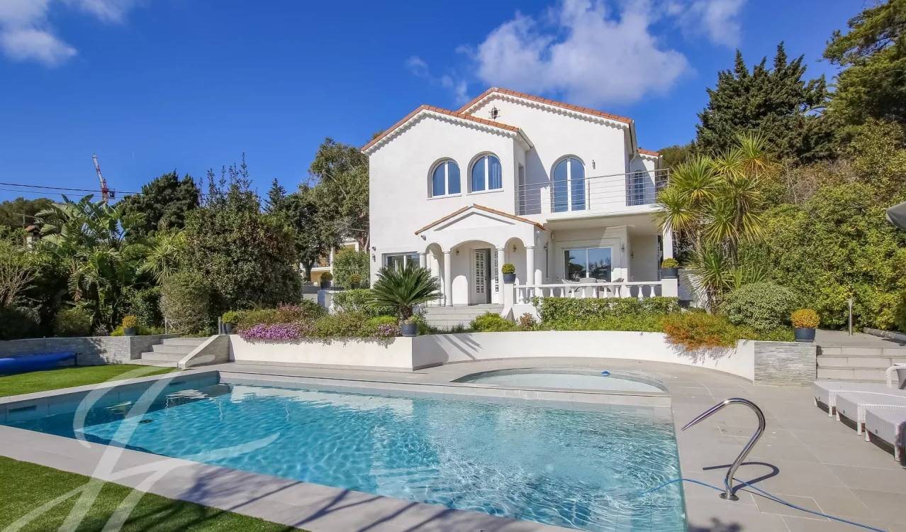 Maison à louer, 171m², Antibes