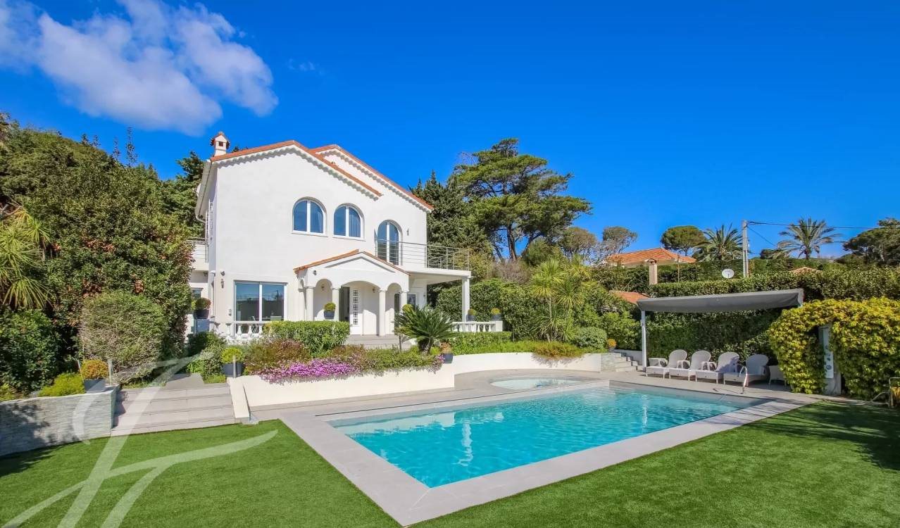 Maison à louer, 171m², Antibes
