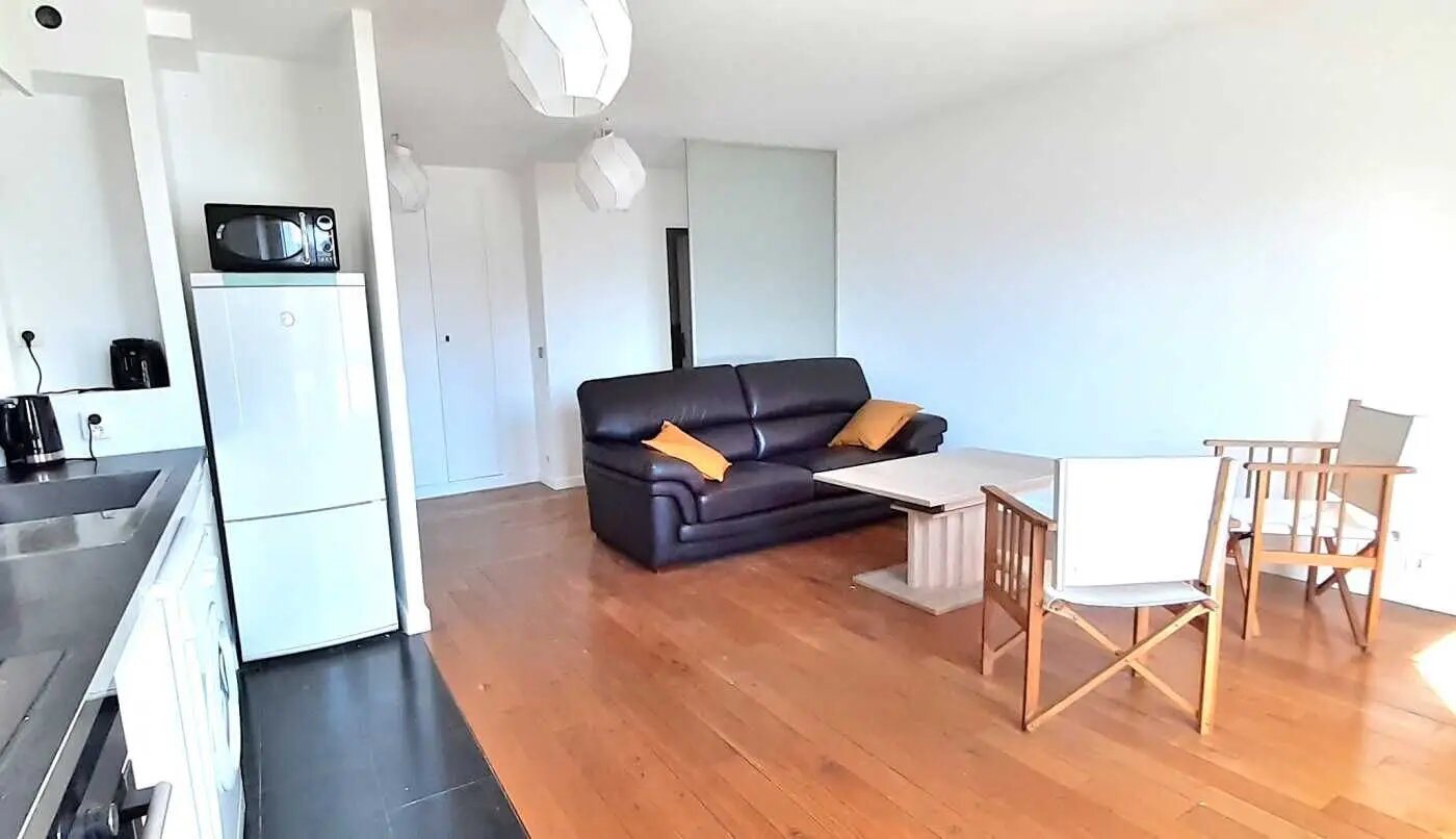 Appartement à louer, 48m², Courbevoie