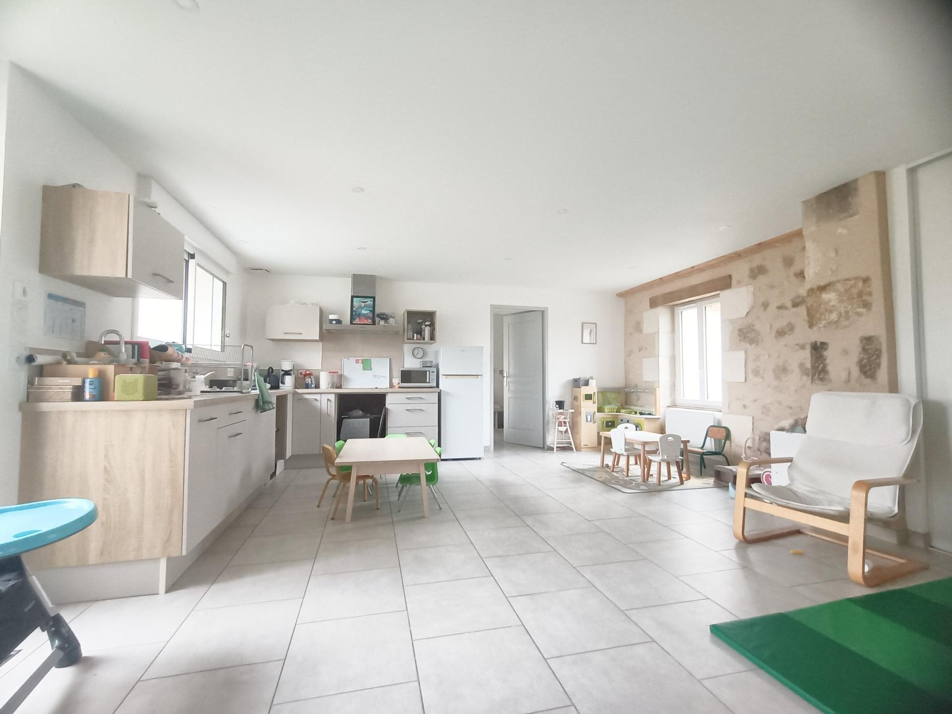 Maison à vendre, 126m², Lhommaizé