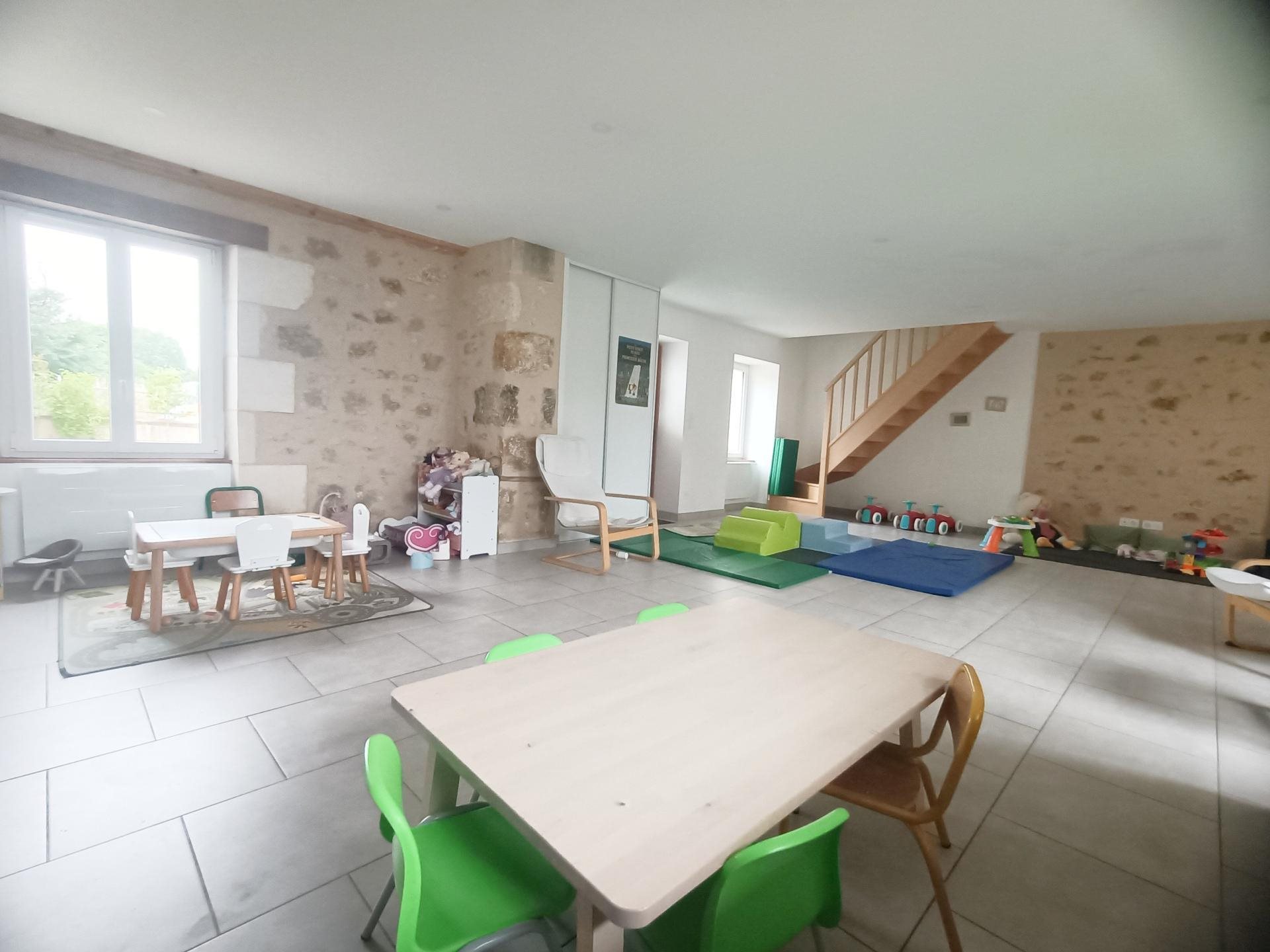 Maison à vendre, 126m², Lhommaizé