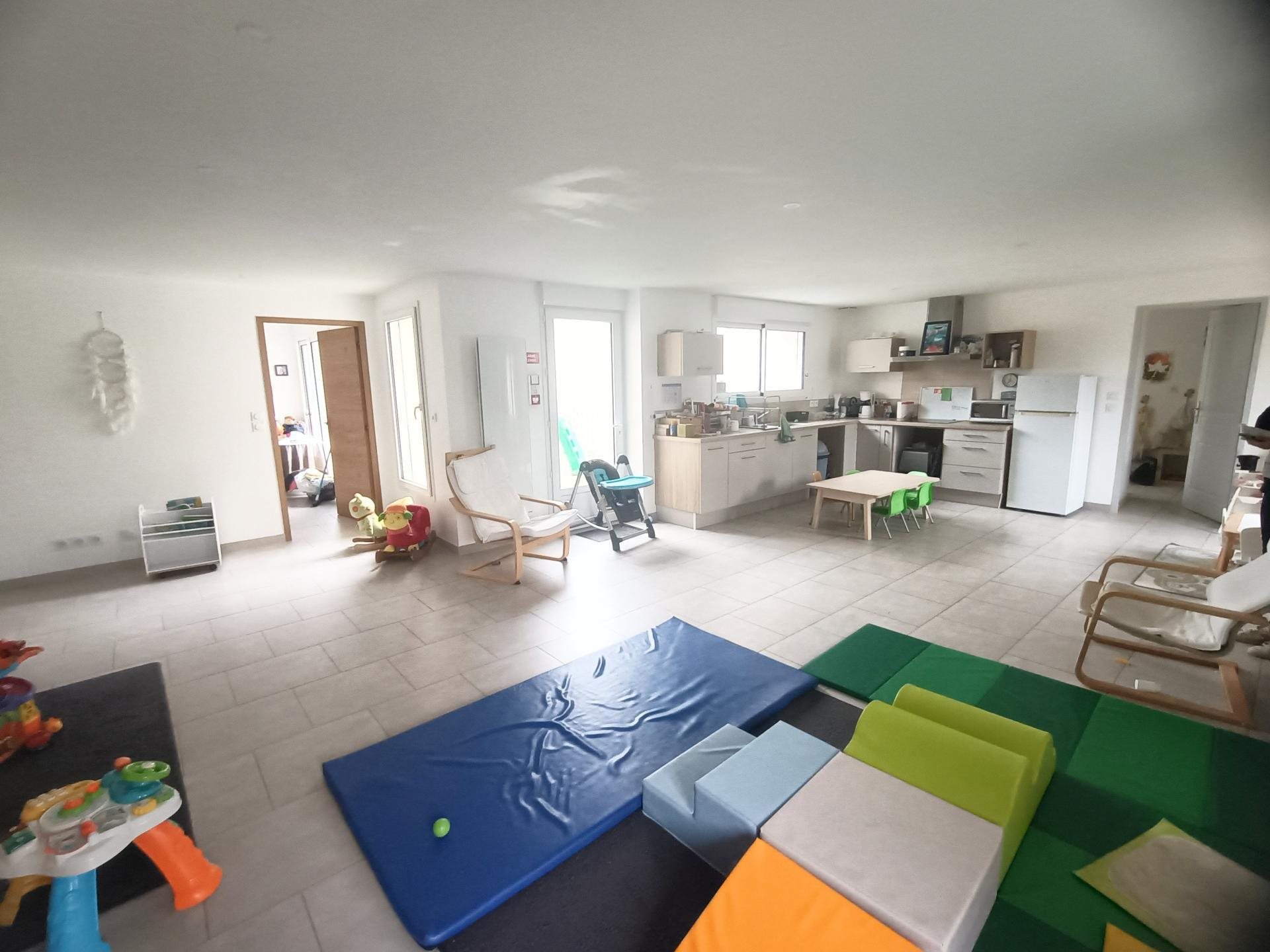 Maison à vendre, 126m², Lhommaizé