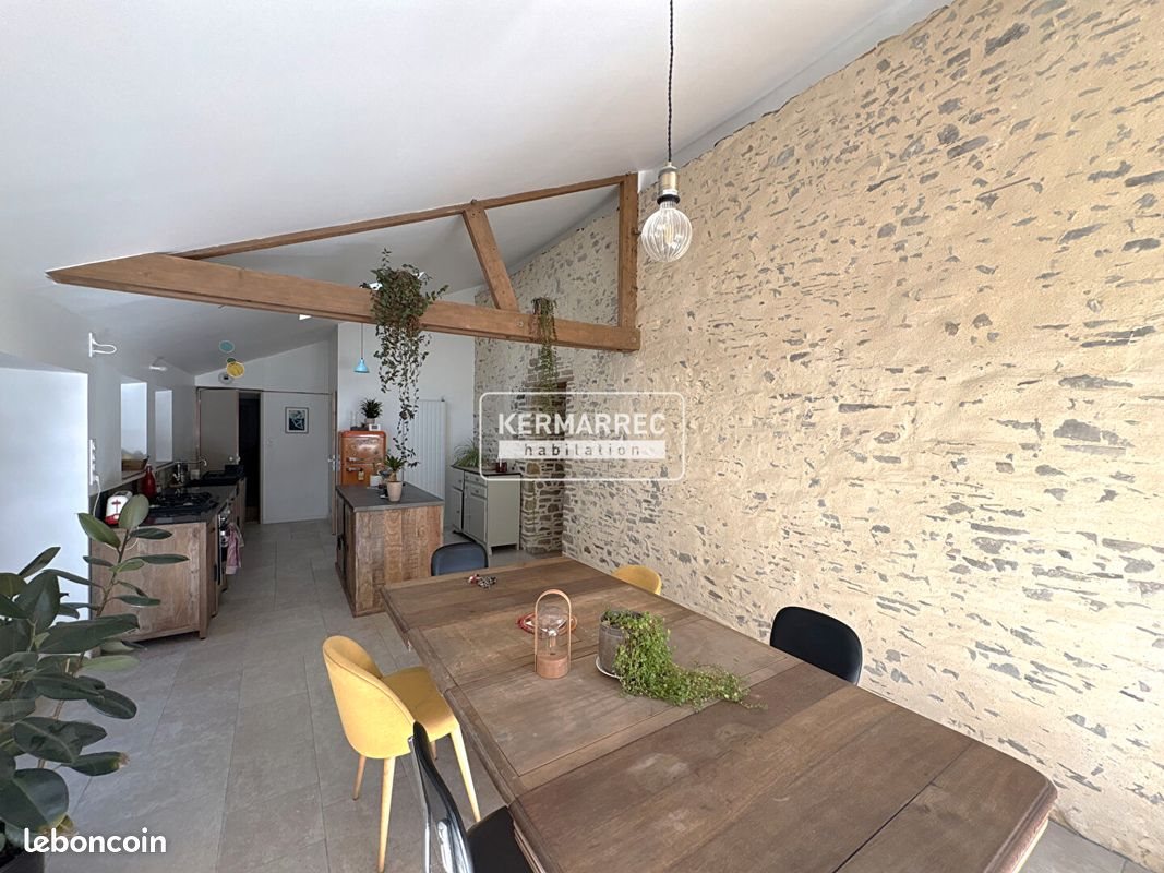 Maison à vendre, 185m², Bourg-des-Comptes