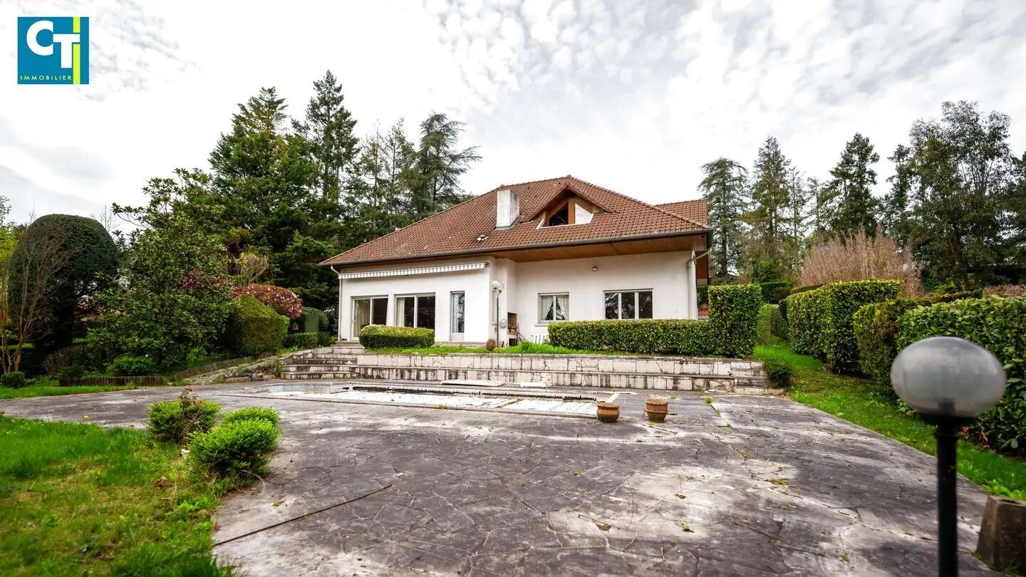Maison à vendre, 414m², L'Etrat