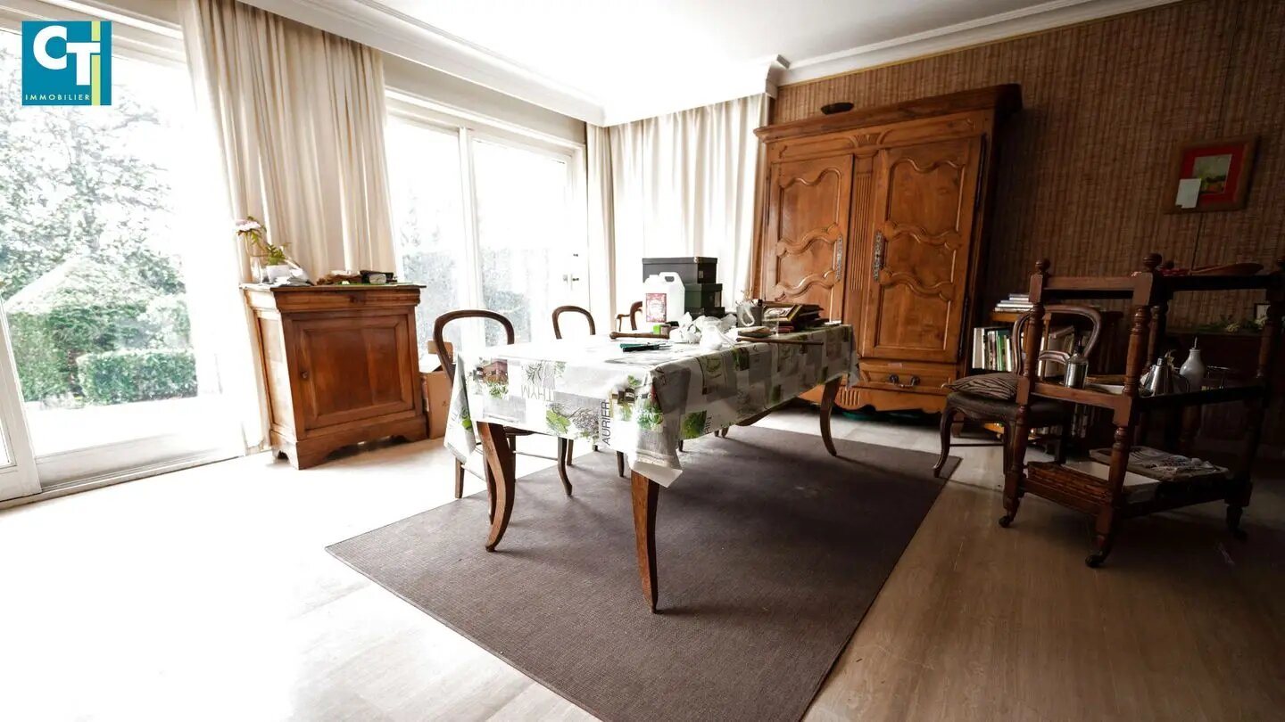 Maison à vendre, 414m², L'Etrat