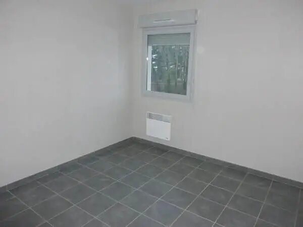 Appartement à louer, 46m², L'Etrat