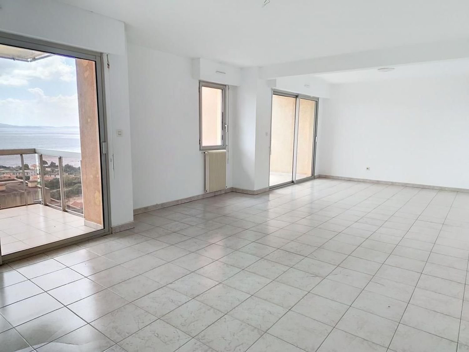 Appartement à louer, 85m², Ajaccio