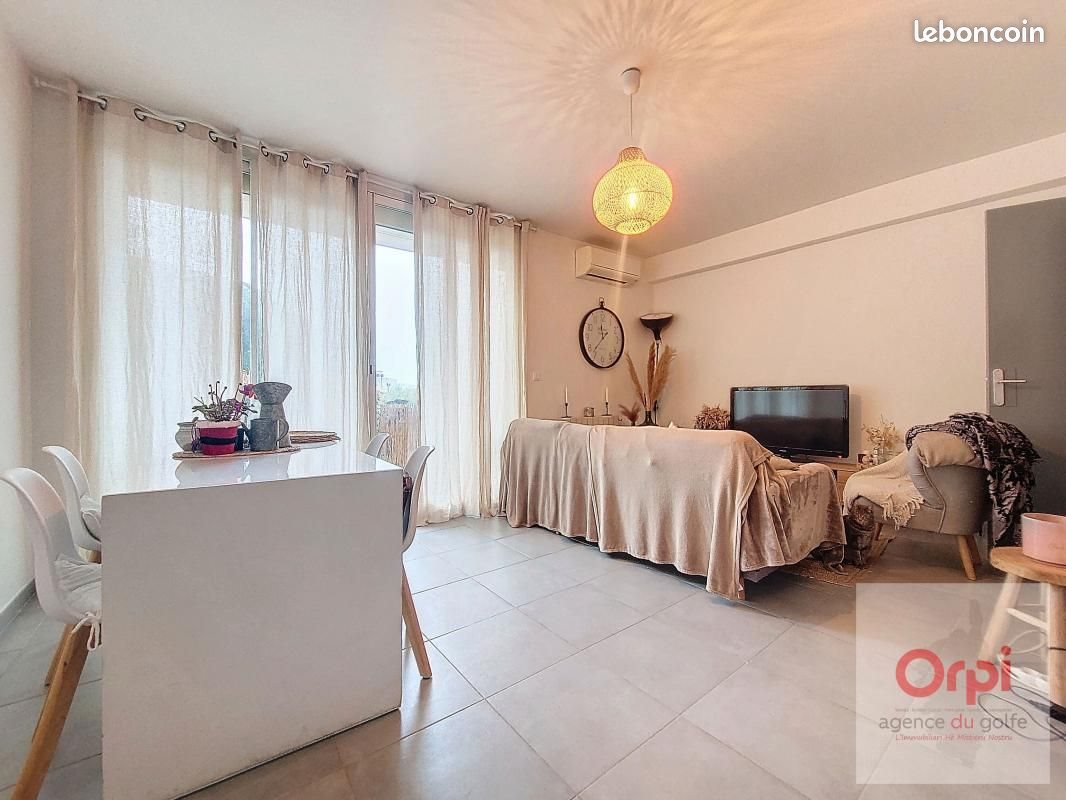 Appartement à louer, 83m², Ajaccio