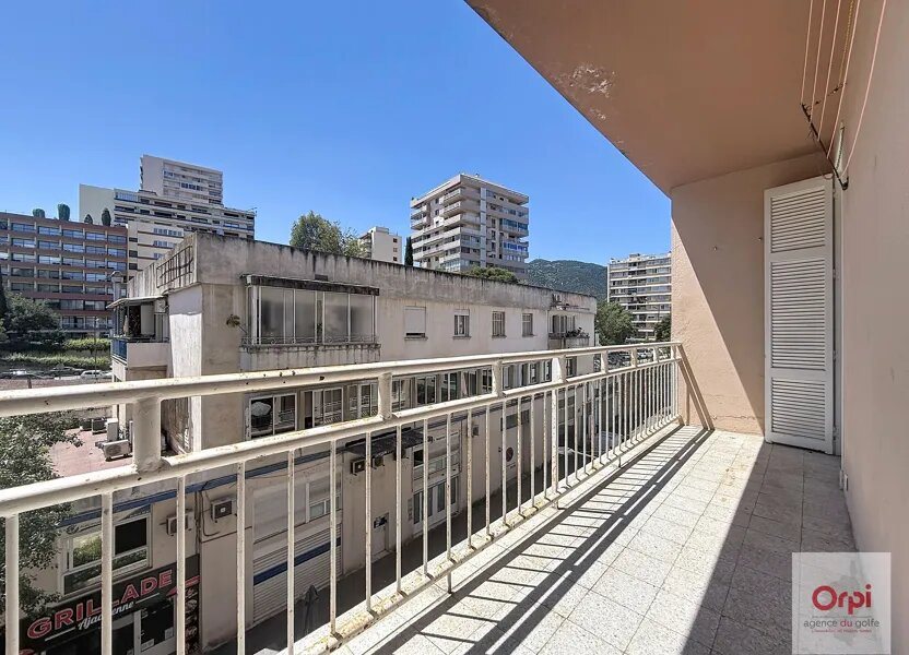 Appartement à louer, 71m², Ajaccio