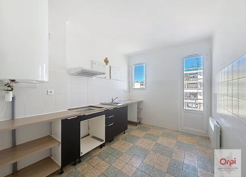 Appartement à louer, 71m², Ajaccio
