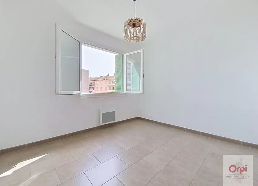 Appartement à louer, 72m², Ajaccio