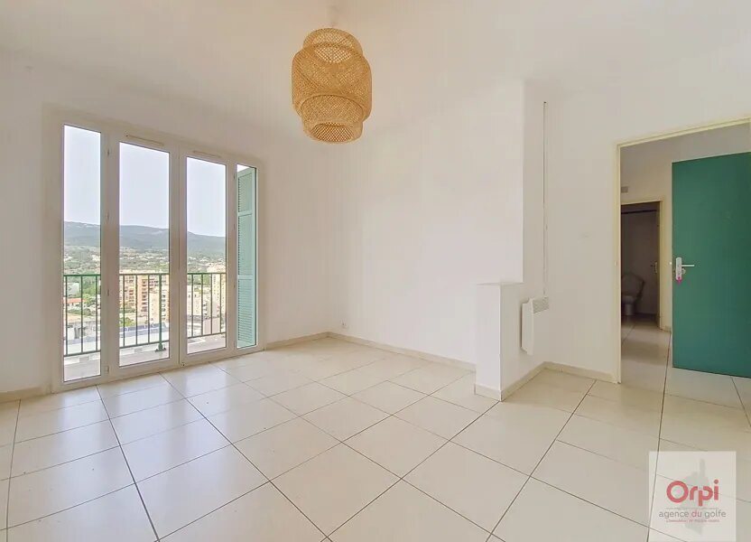 Appartement à louer, 42m², Ajaccio