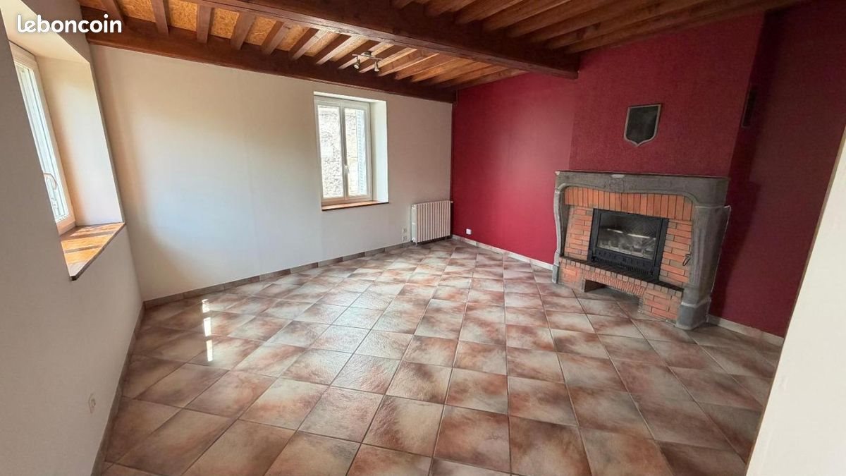 Maison à louer, 114m², Tallende