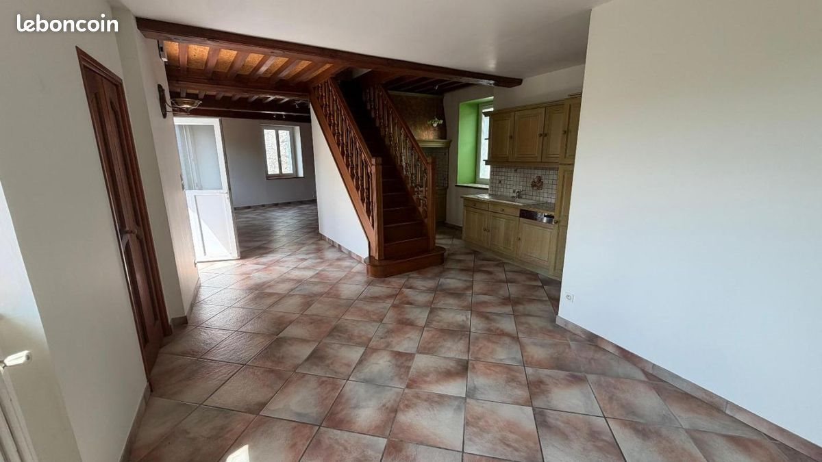 Maison à louer, 114m², Tallende