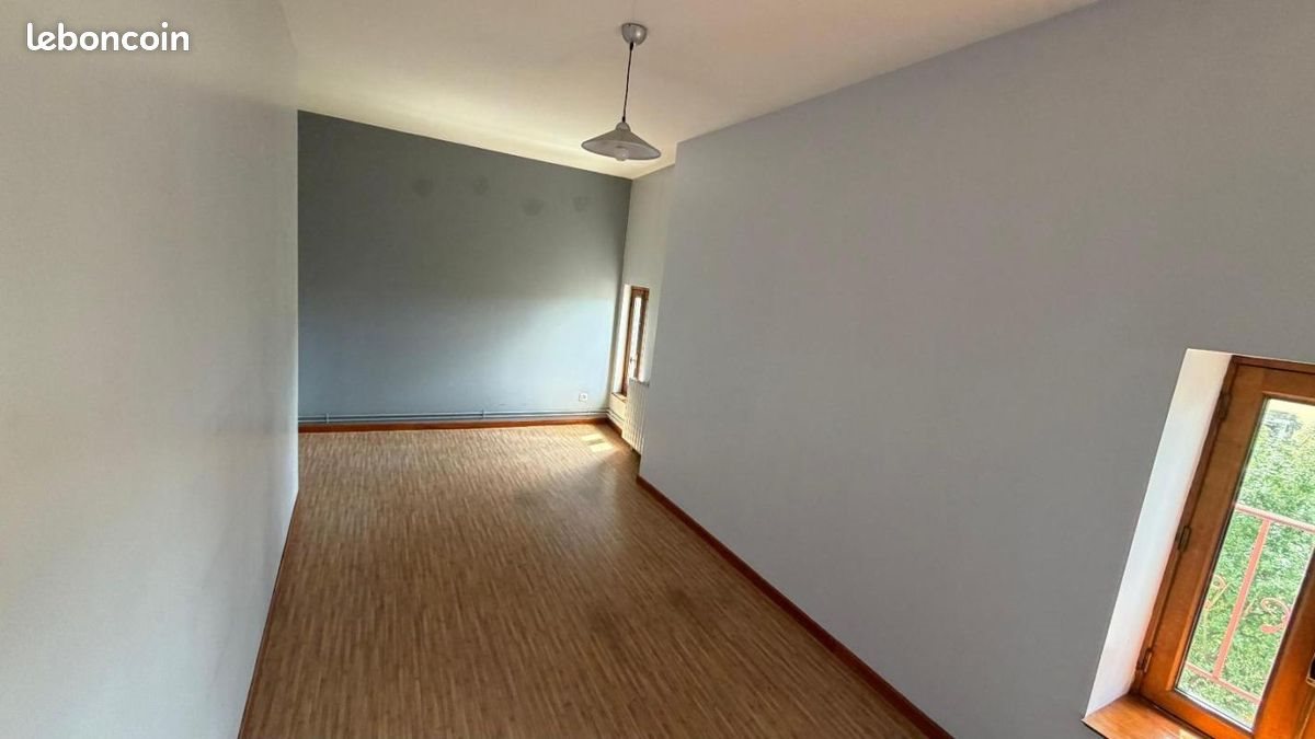Maison à louer, 114m², Tallende