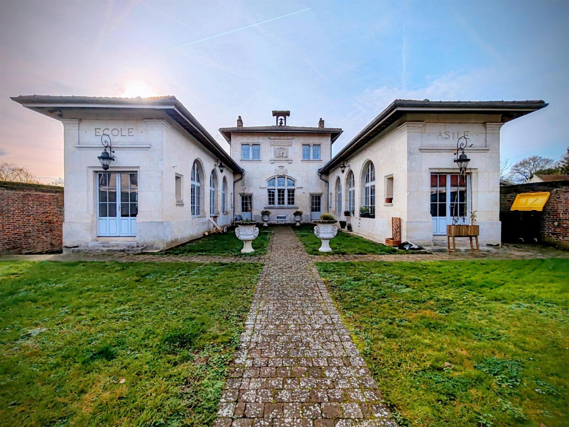Maison à vendre, 470m², Crépy-en-Valois