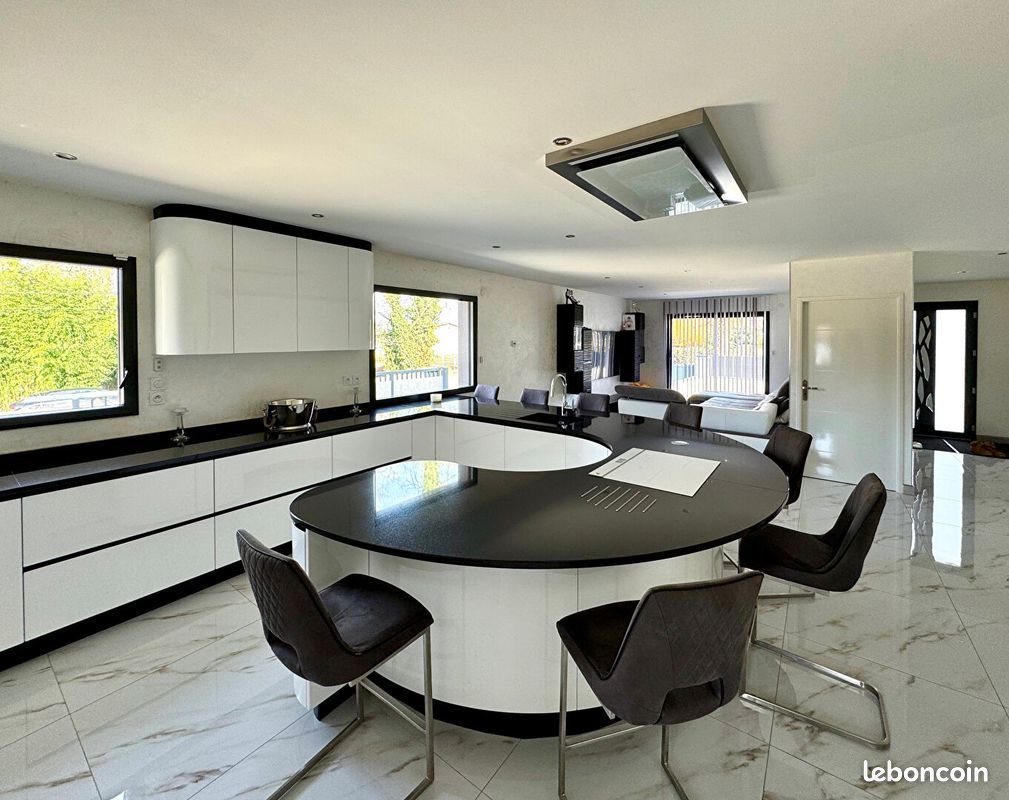 Maison à vendre, 146m², Vertaizon