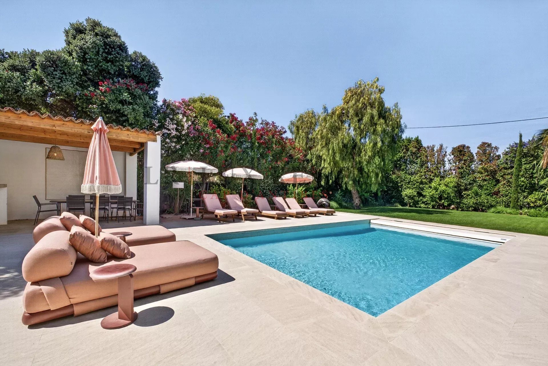 Maison à louer, 300m², Antibes