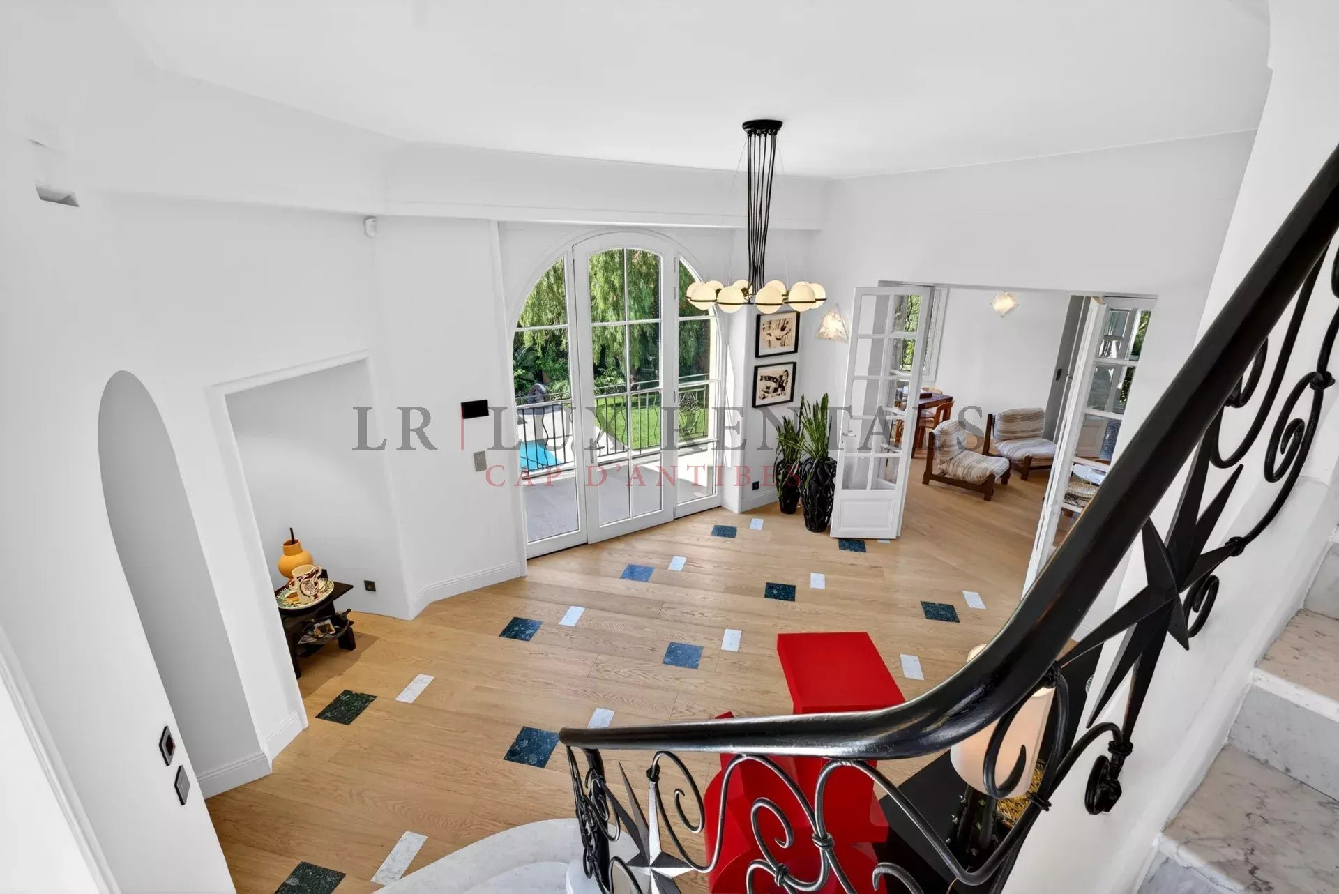 Maison à louer, 300m², Antibes