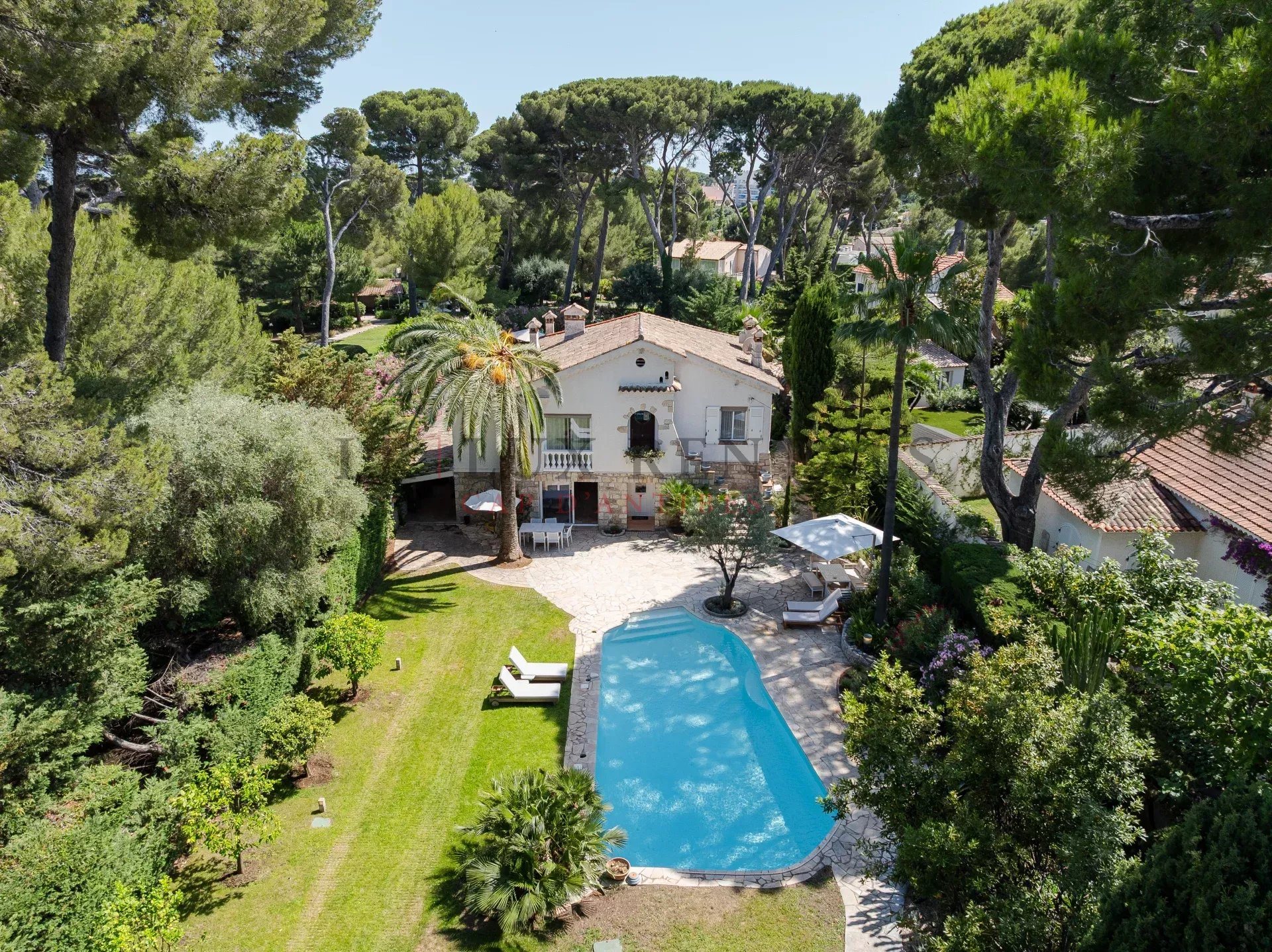 Maison à louer, 260m², Antibes