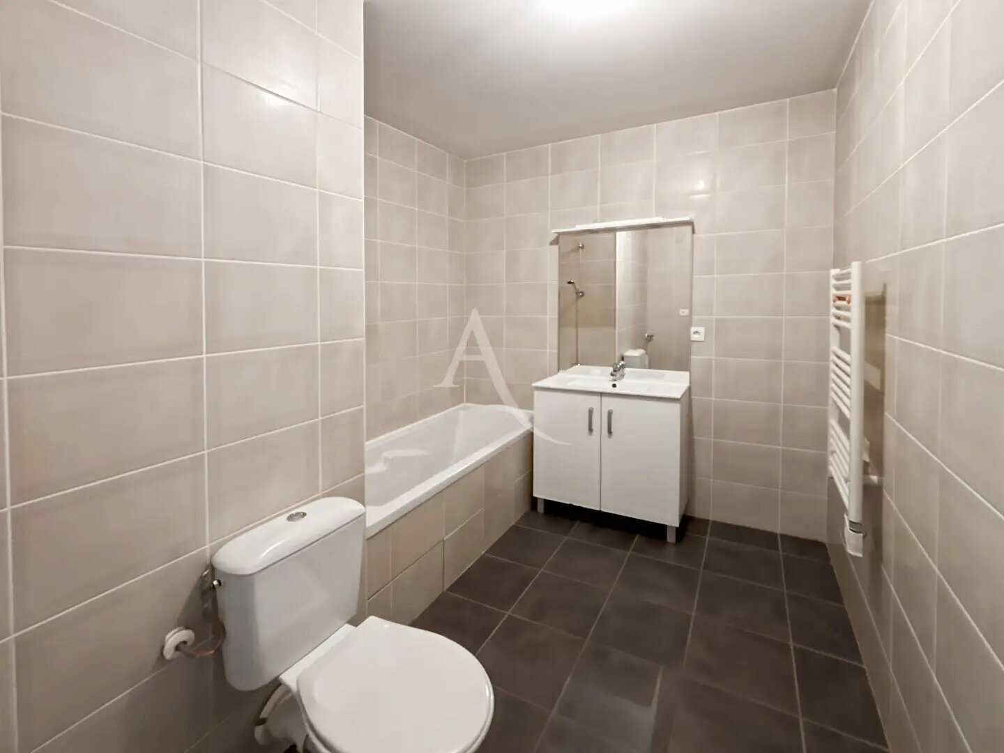 Appartement à louer, 29m², Antibes