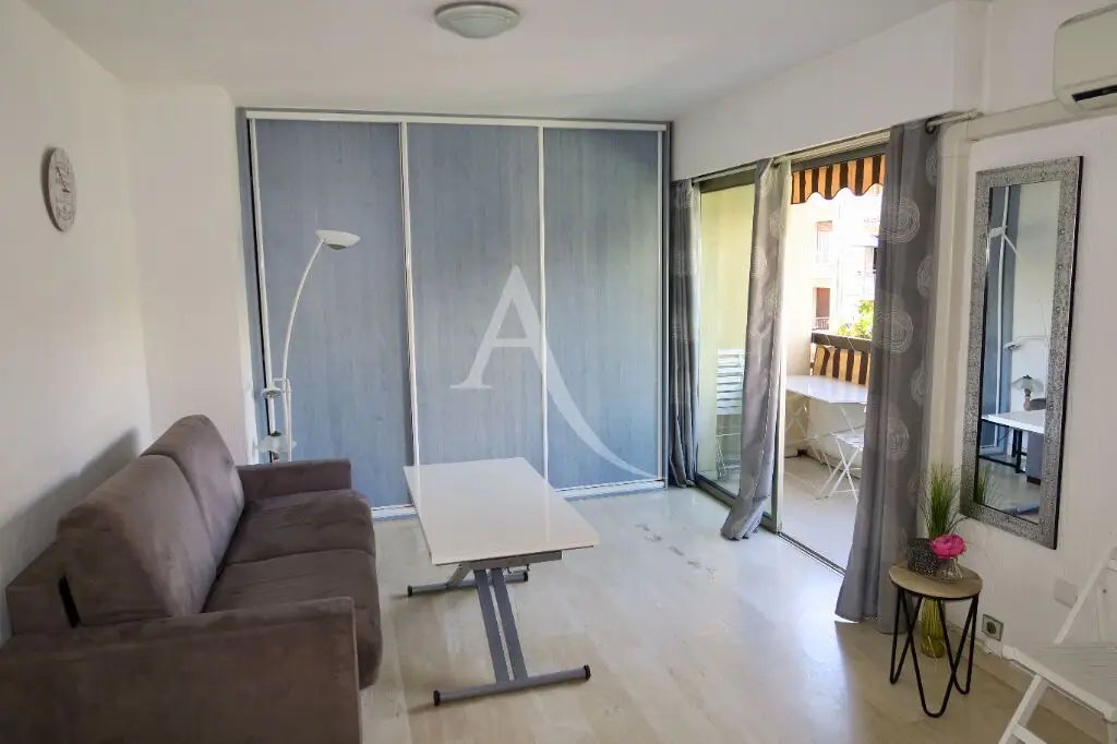 Appartement à louer, 25m², Antibes