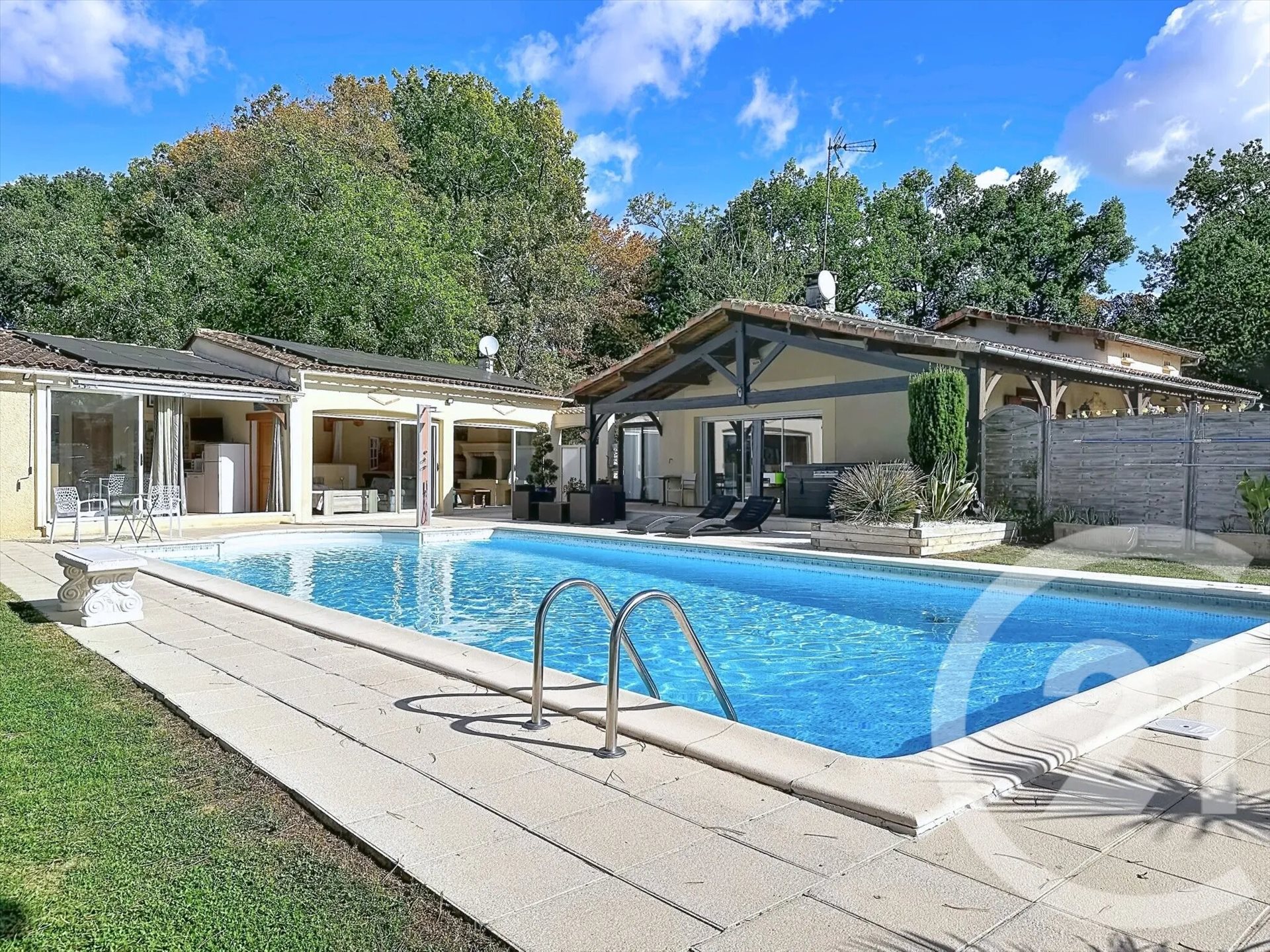 Maison à vendre, 238m², Saint-Léon-sur-l'Isle