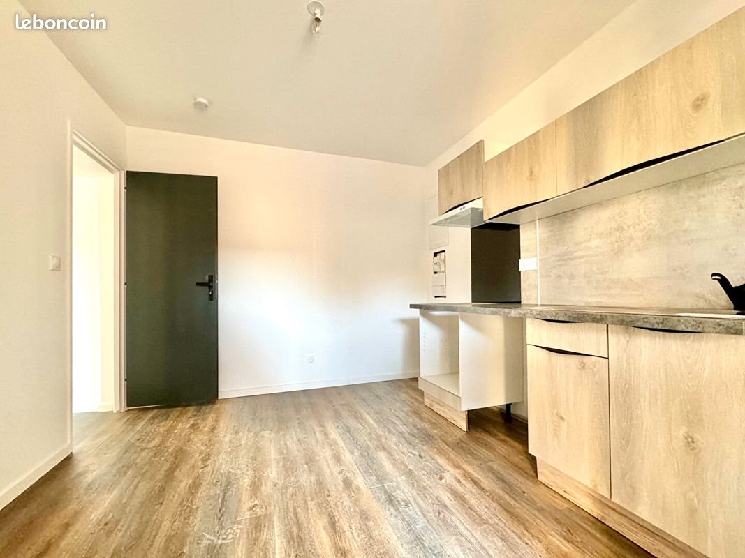 Appartement à louer, 26m², Sénas