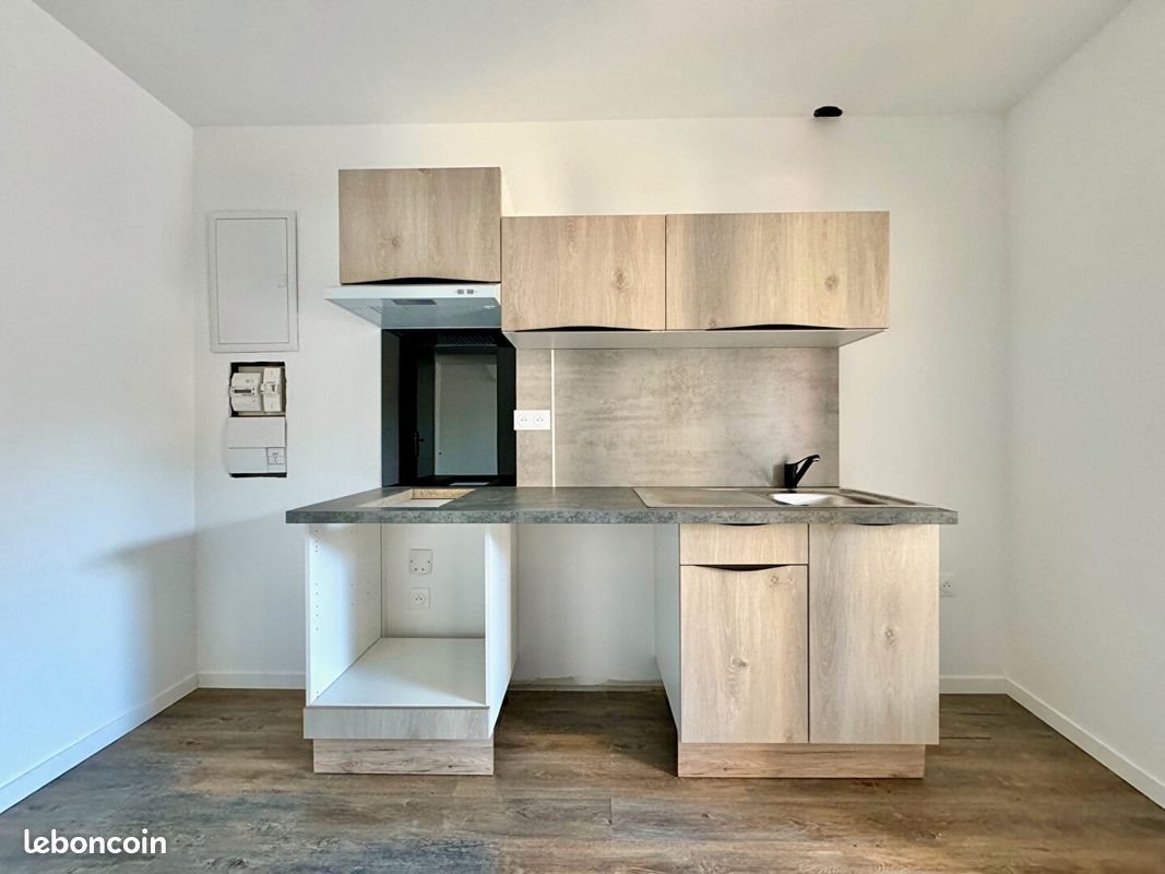 Appartement à louer, 26m², Sénas