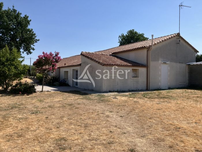 Maison à vendre, 155m², Saint-Hilaire-de-Voust