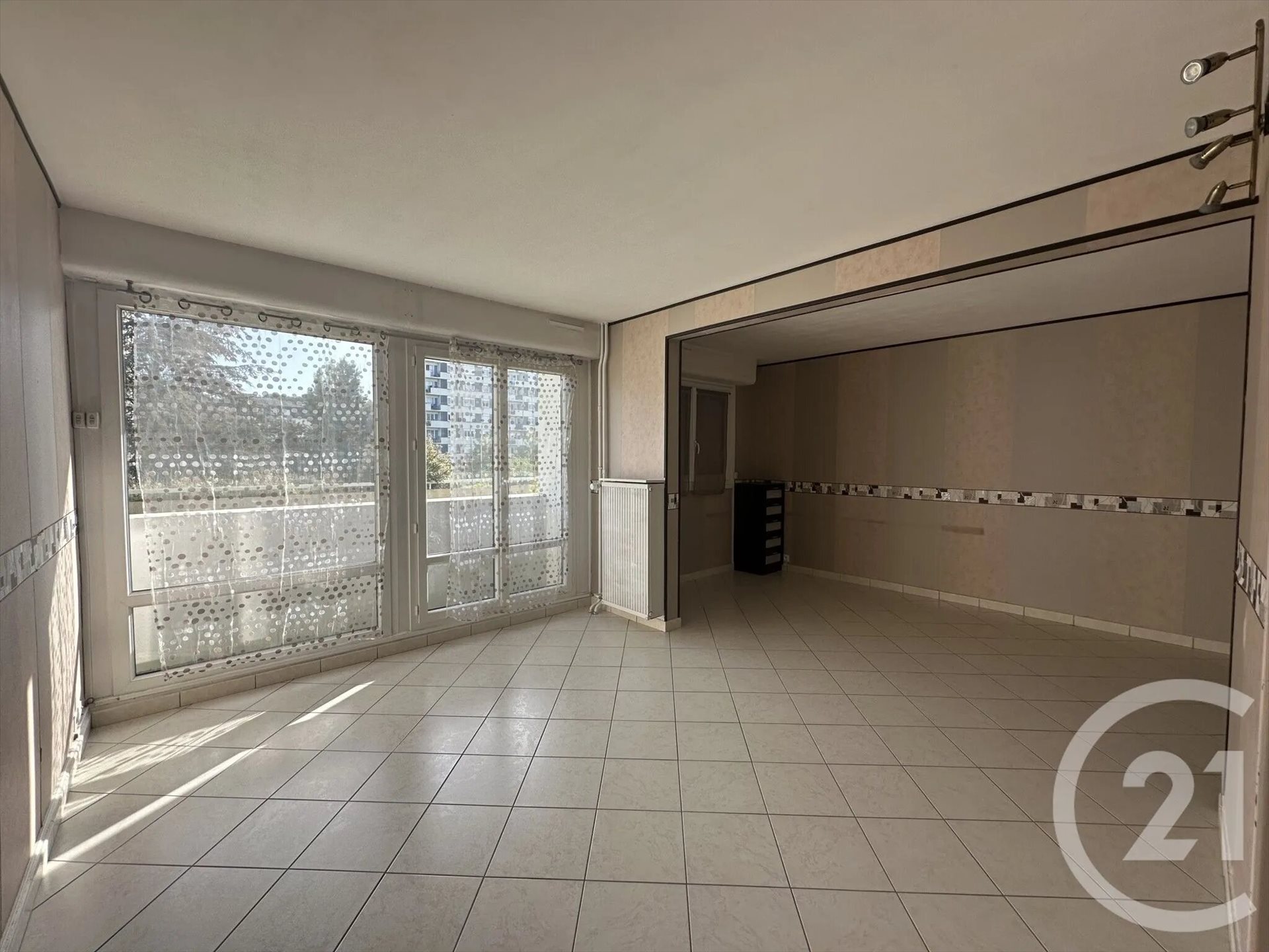 Appartement à louer, 76m², Tours
