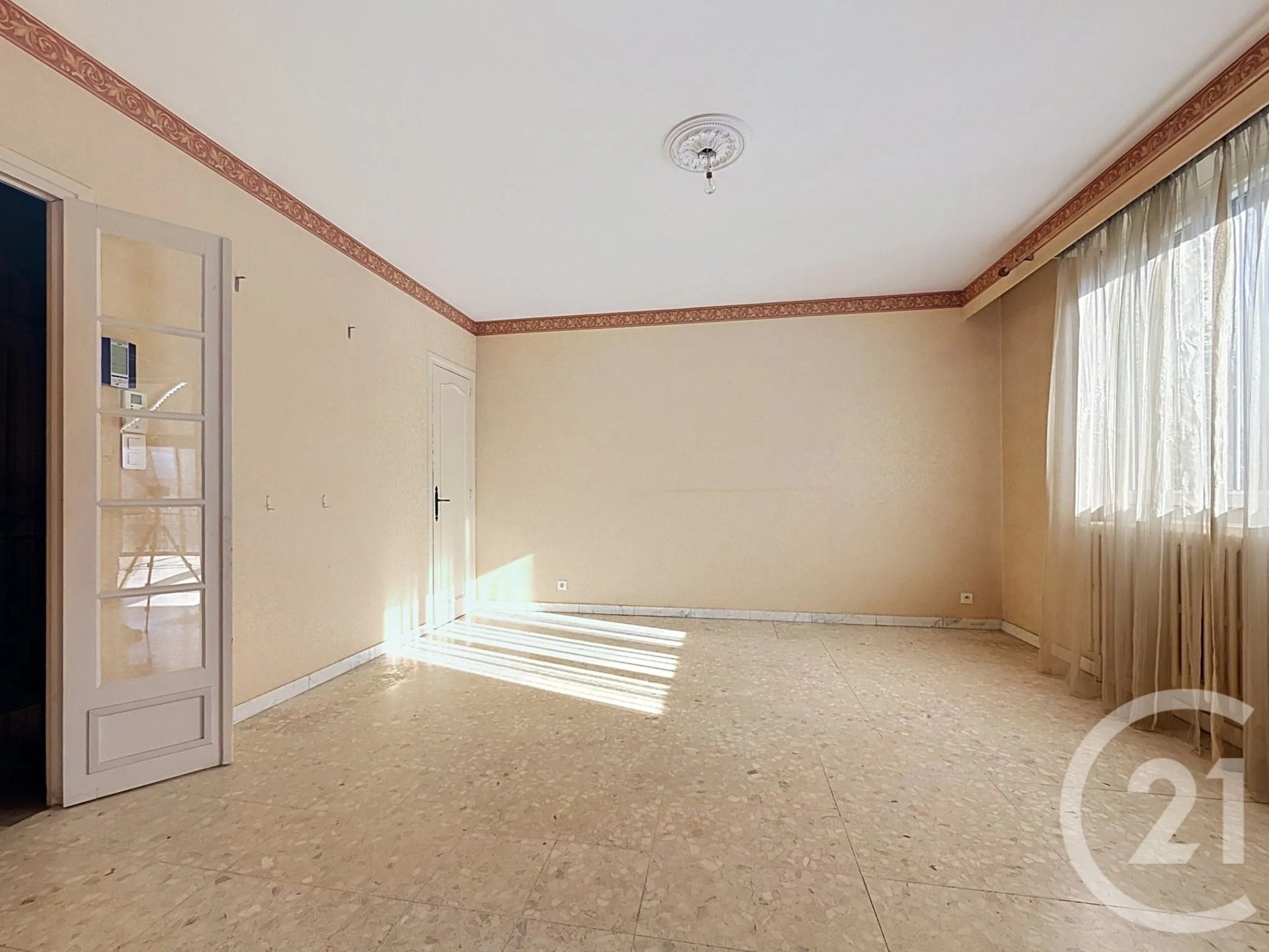 Maison à vendre, 277m², Saint-Pourçain-sur-Sioule