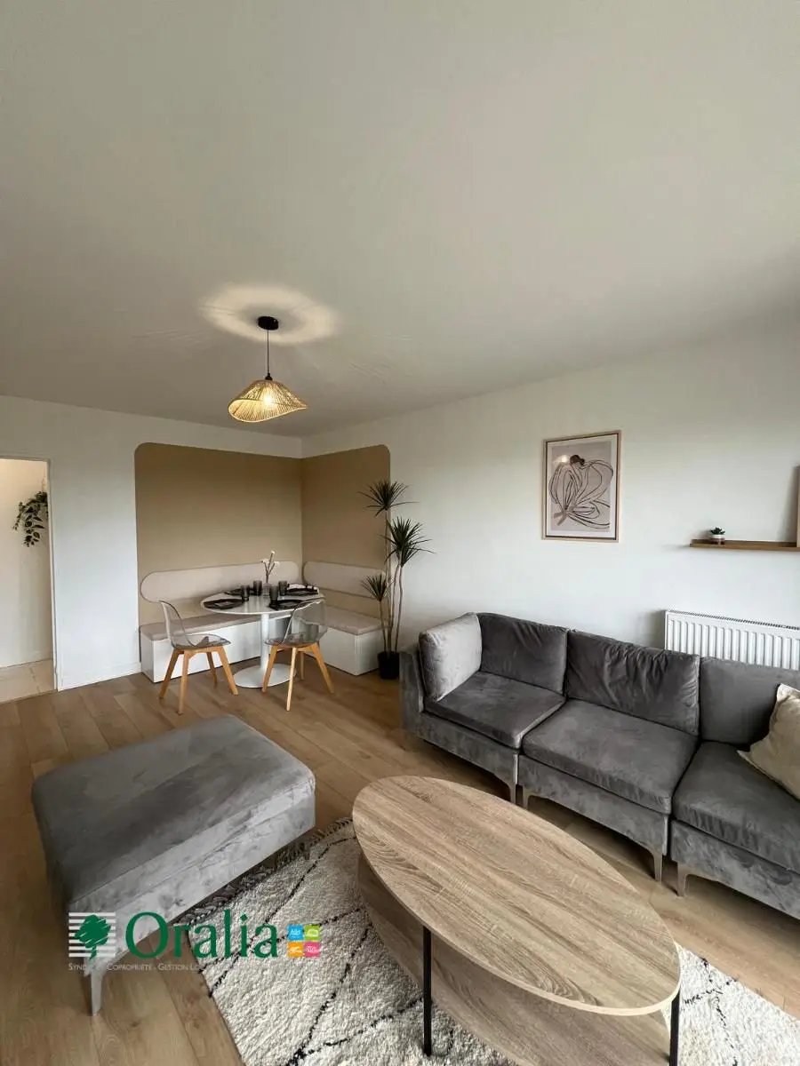 Appartement à louer, 55m², Vénissieux