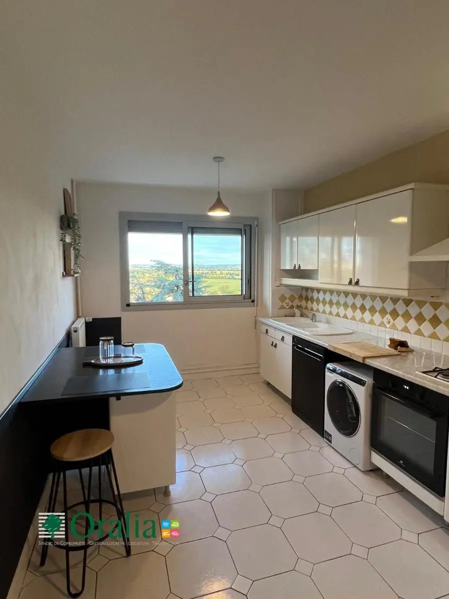 Appartement à louer, 55m², Vénissieux