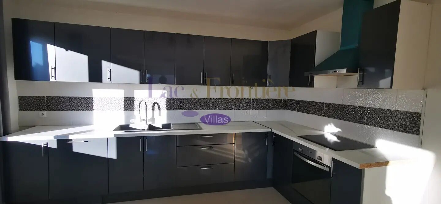 Maison à vendre, 240m², Messery