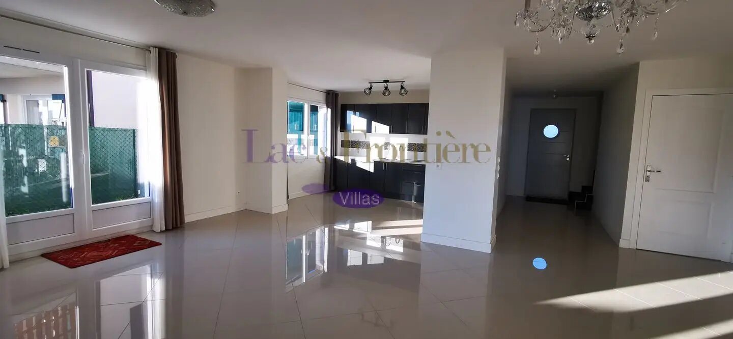 Maison à vendre, 240m², Messery