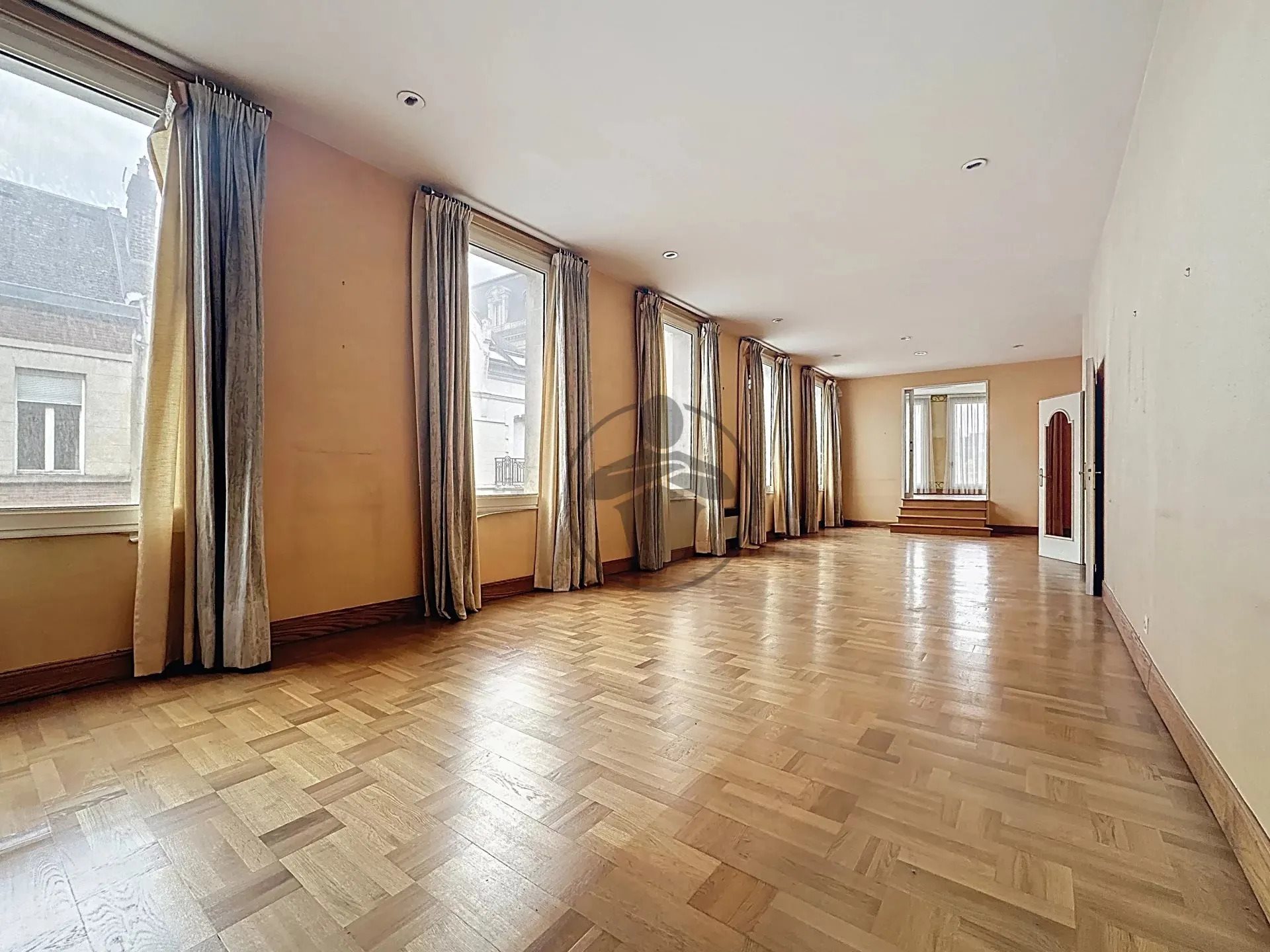Maison à vendre, 435m², Saint-Quentin