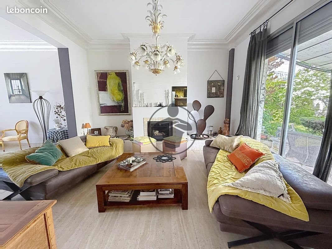 Maison à vendre, 252m², Saint-Quentin