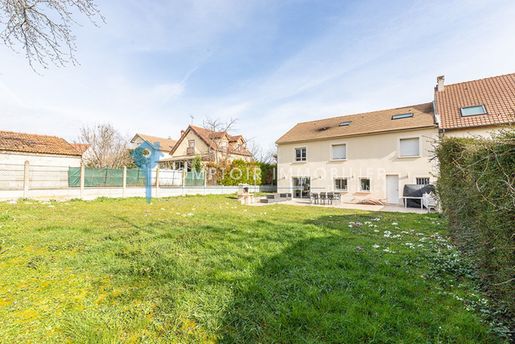 Maison 6 pièces 200 m² · à Morangis · 200 m² · 556 000 €