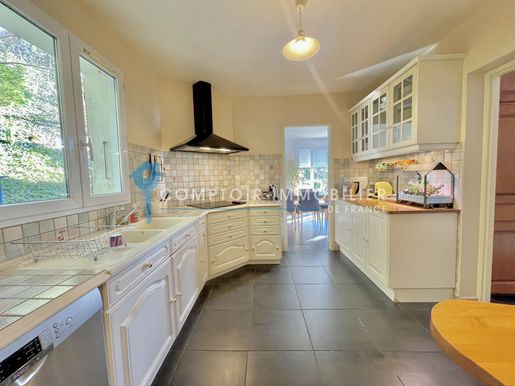 Maison 8 pièces 254 m² · à Venon · 254 m² · 795 000 €