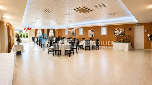 Local commercial 4 pièces 550 m² · à Istres · 550 m² · 849 000 €