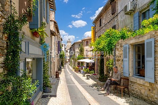 Maison 13 pièces 380 m² · à Saint-Rémy-de-Provence · 380 m² · 2 340 000 €
