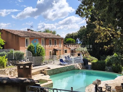 Maison 7 pièces 260 m² · à Rochefort-du-Gard · 260 m² · 1 349 000 €