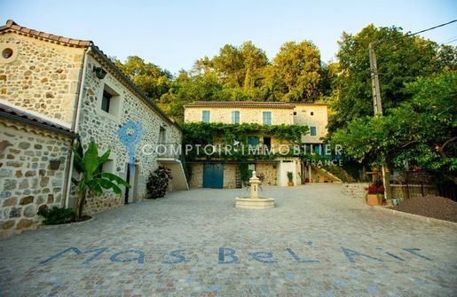 Maison 10 pièces 600 m² · à Ruoms · 600 m² · 1 560 000 €
