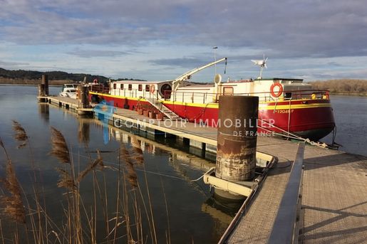 Maison 6 pièces 200 m² · à Vallabrègues · 200 m² · 315 000 €